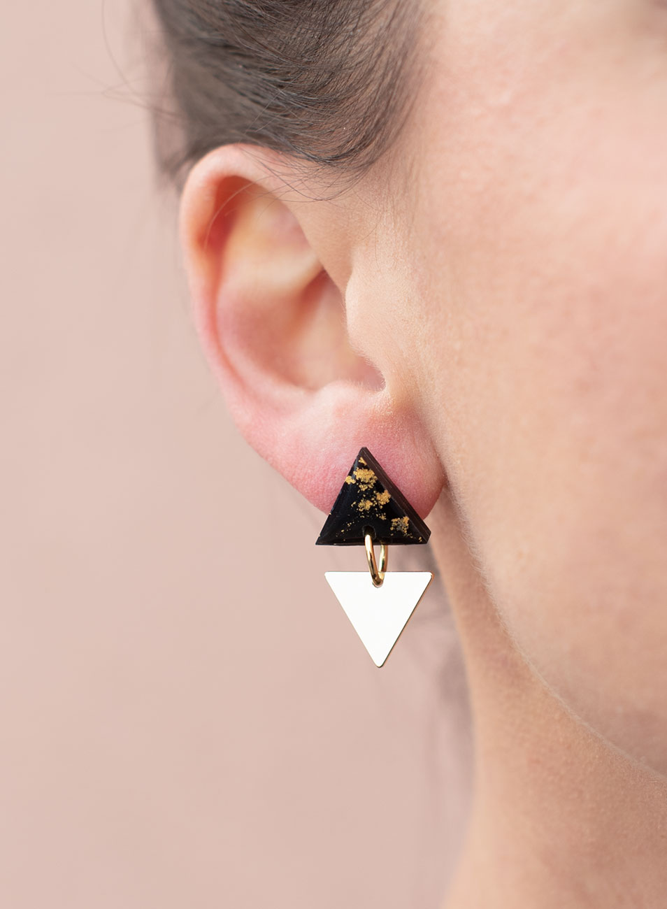 chic-azteca-on-ear